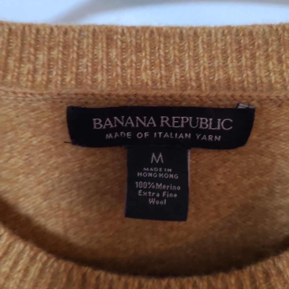 Banana Republic Crewneck Merino Wool Sweater in Mustard Yellow - Picture 2 of 4